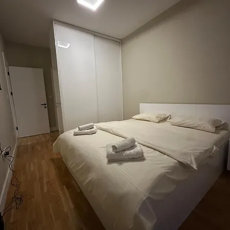 Sv In Diamond Tower A Апартаменты Скопье